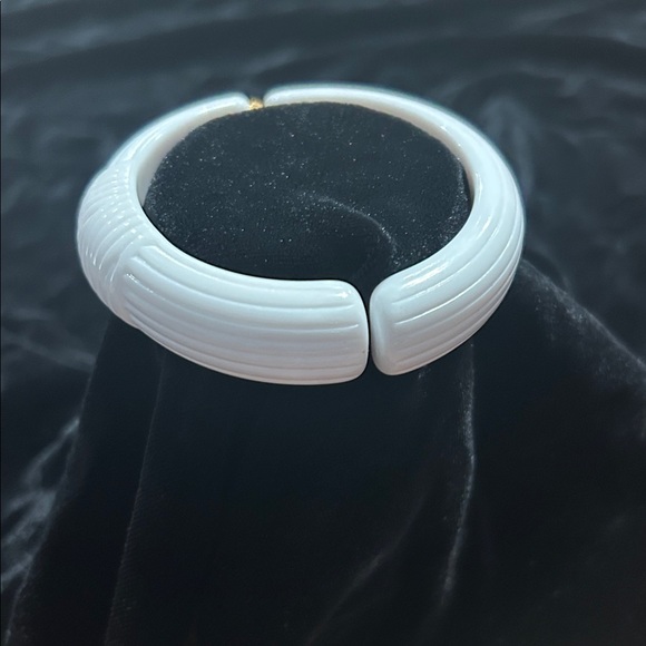 Monet hinged bangle bracelet - Picture 2 of 2